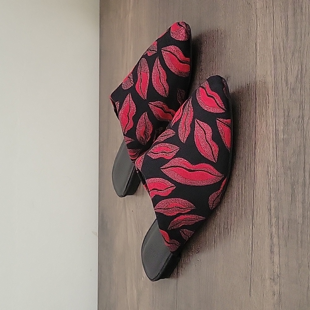 Urban Outfitters UO Lips Pointed Toe Fabric Mules / Slip On Flats - Picture 7 of 16